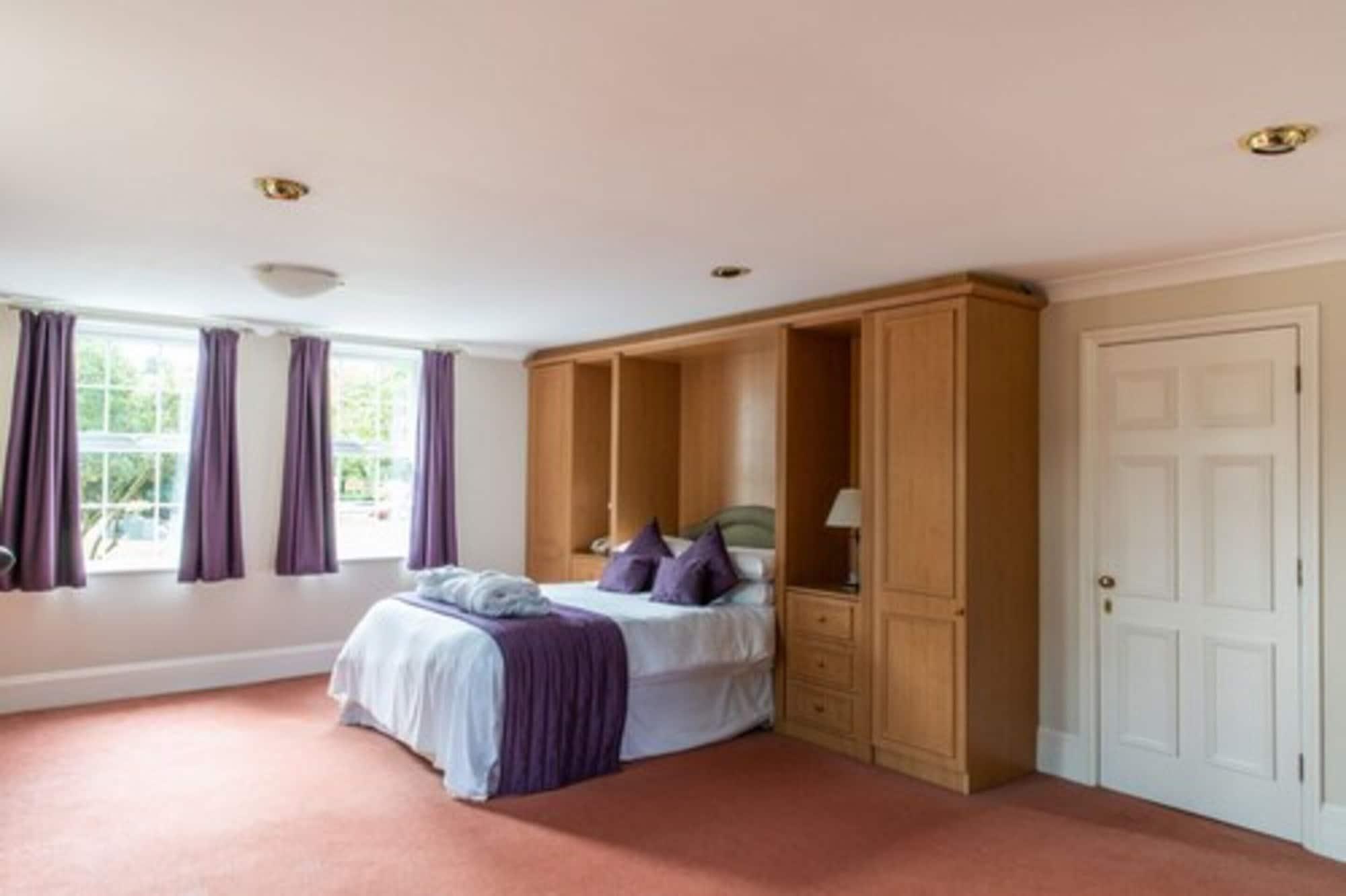 Woodland Manor Hotel Бедфорд Екстериор снимка
