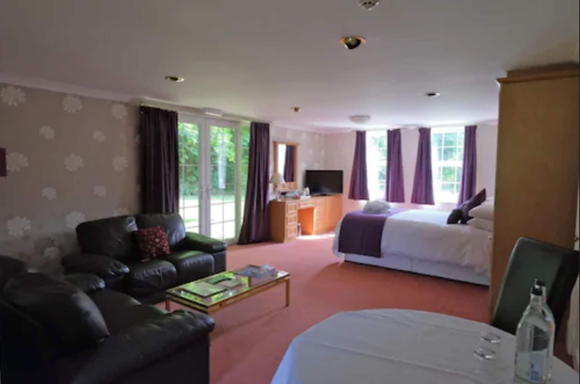 Woodland Manor Hotel Бедфорд Екстериор снимка