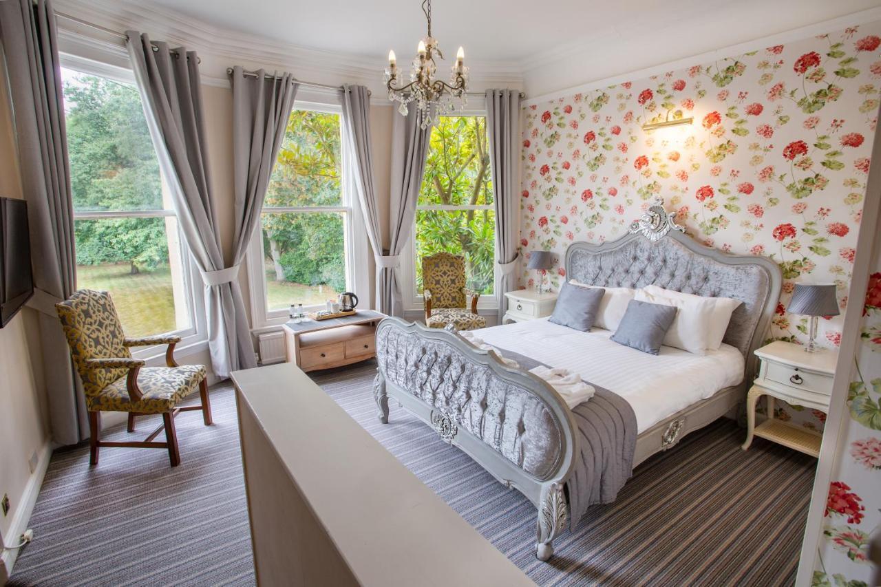 Woodland Manor Hotel Бедфорд Екстериор снимка