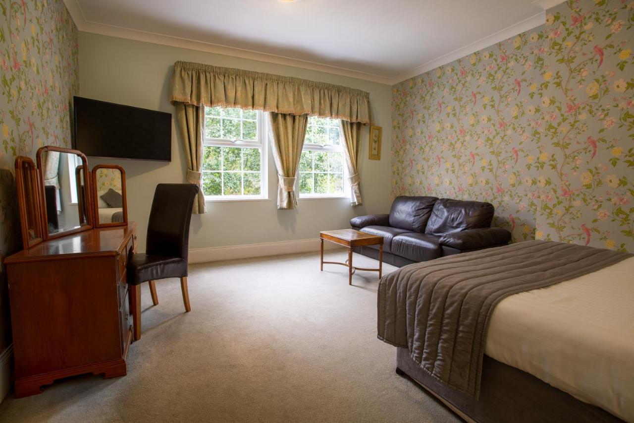 Woodland Manor Hotel Бедфорд Екстериор снимка