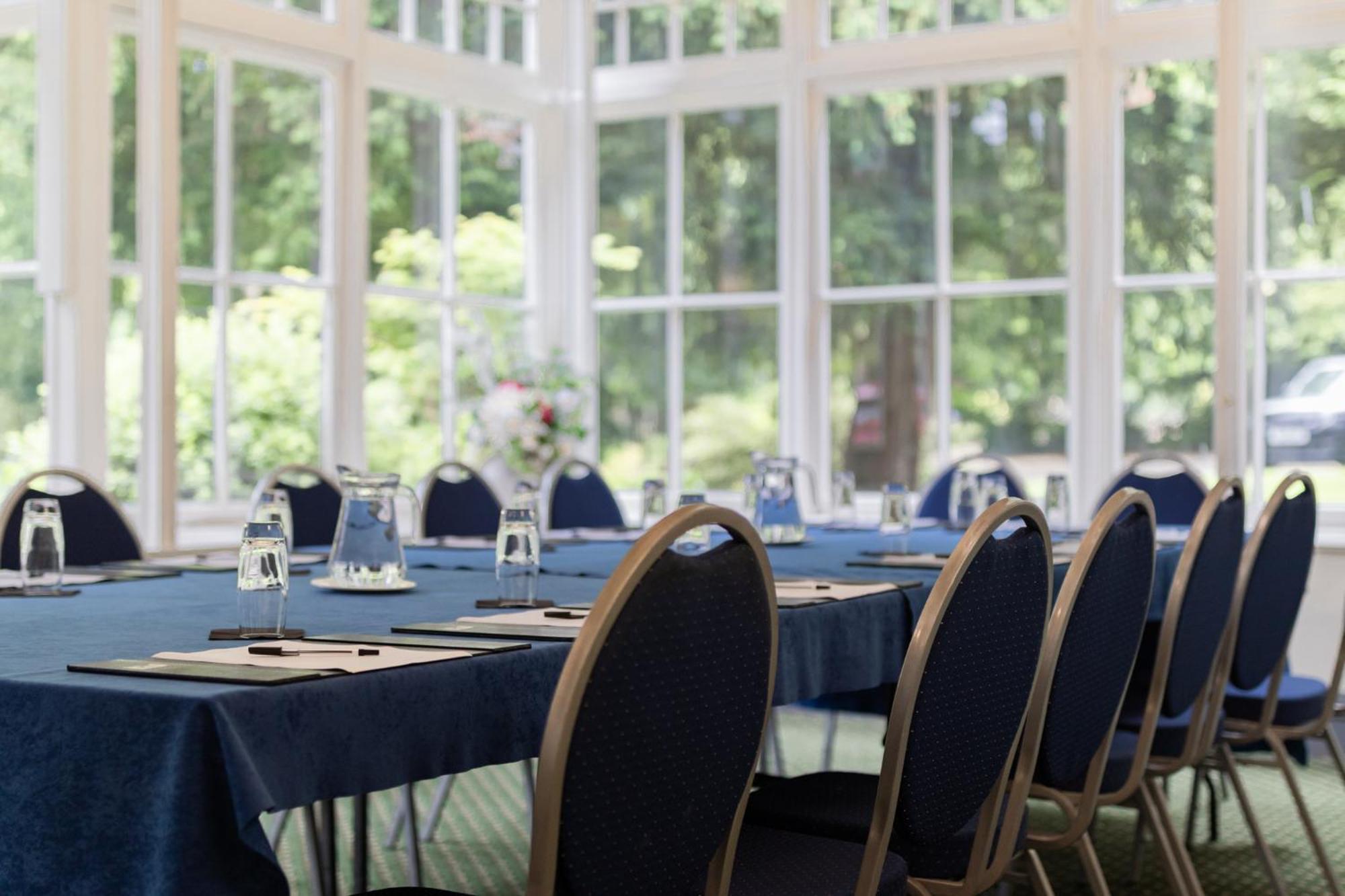 Woodland Manor Hotel Бедфорд Екстериор снимка